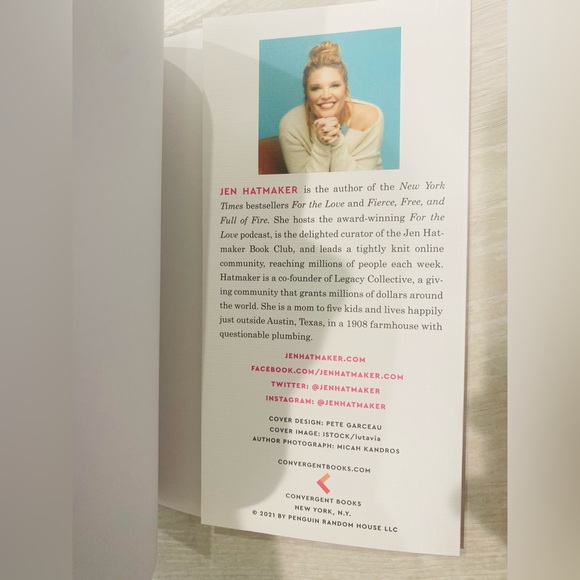 Simple and Free: Guided Journal Book by Jen Hatmaker - Picture 10 of 11